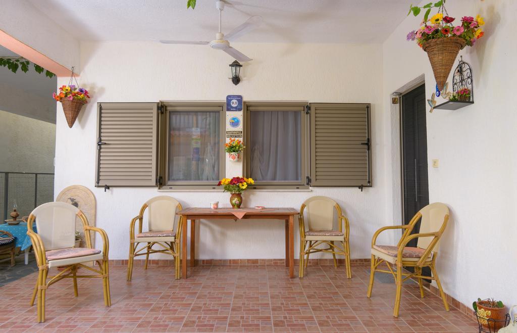 איסטרו Villa Minoas Apartments מראה חיצוני תמונה